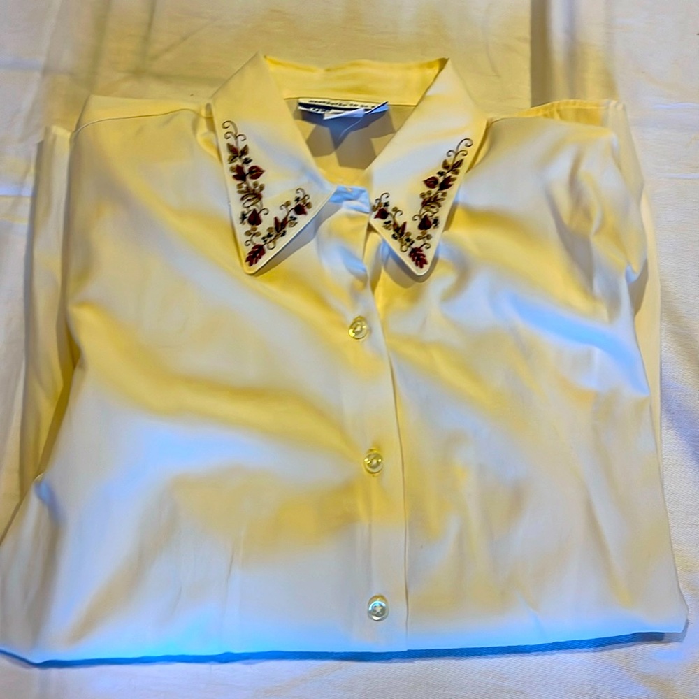 Pendleton Embroidered‎ Collar Button up Top